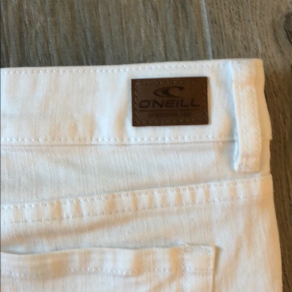 O’Neill white jean shorts - Picture 3 of 3